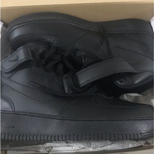 Black air forces high top